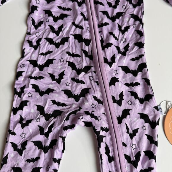 Dream Big Little Co Purple Bats Halloween Zipper Sleeper 3-6 Months - Picture 5 of 13